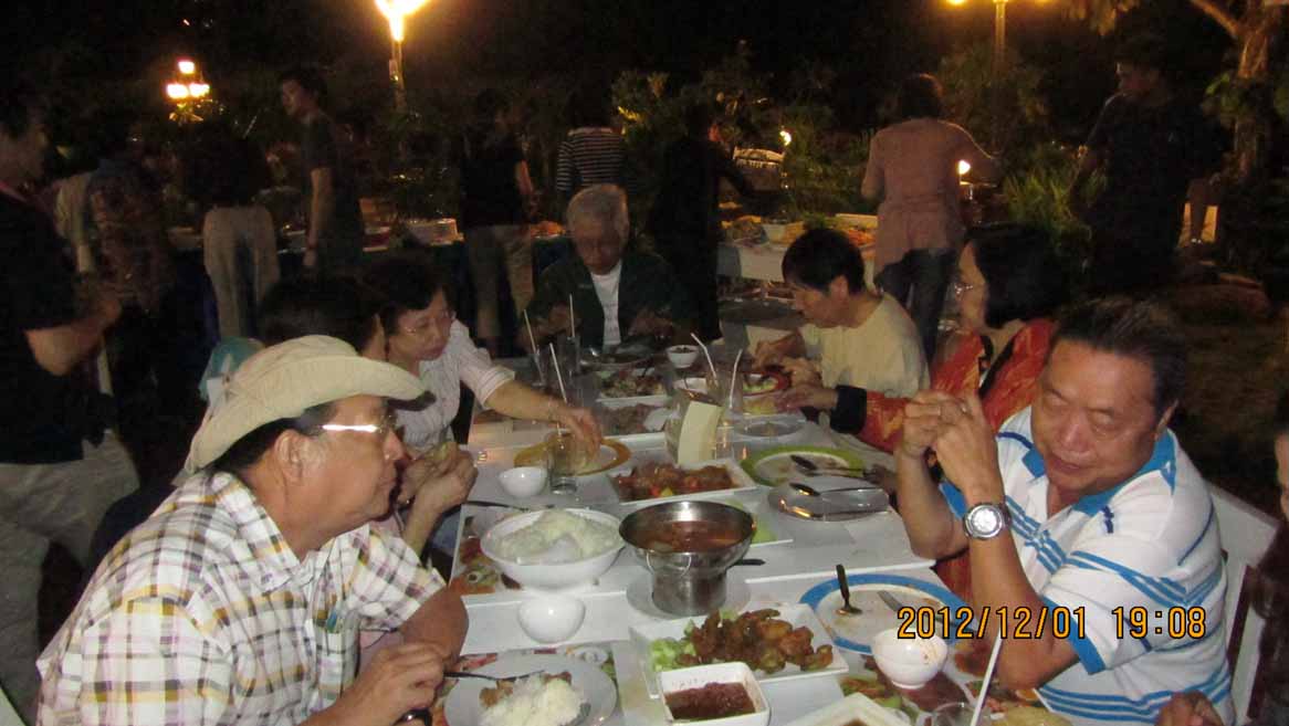 Night_party 17.jpg 87.2K